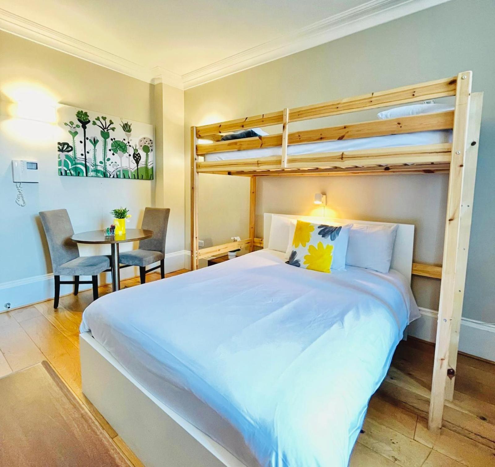 Apartament Queen Victoria Londra